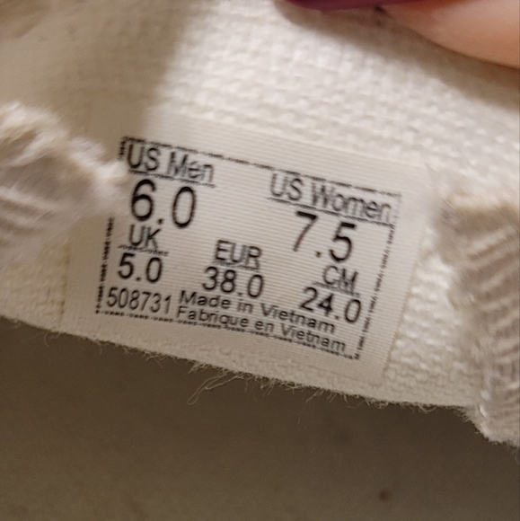 Vans 7.5 womens, 6 men - Picture 4 of 4